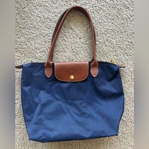 Pristine Navy blue M Longchamp bag